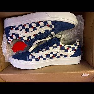 VANS COMFYCUSH OLD SKOOL ( AUTISM AWARENESS) size 7.5 women